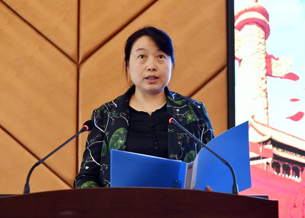 学校团委书记胡晋宣读“学习筑梦班”导师及学员名单___.jpg
