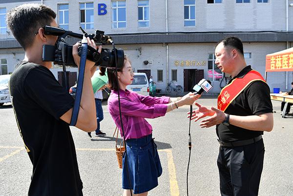 王权主任接受记者采访___.jpg