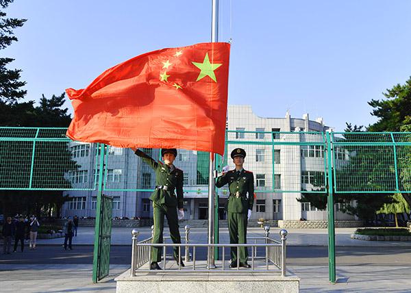 升国旗___.jpg