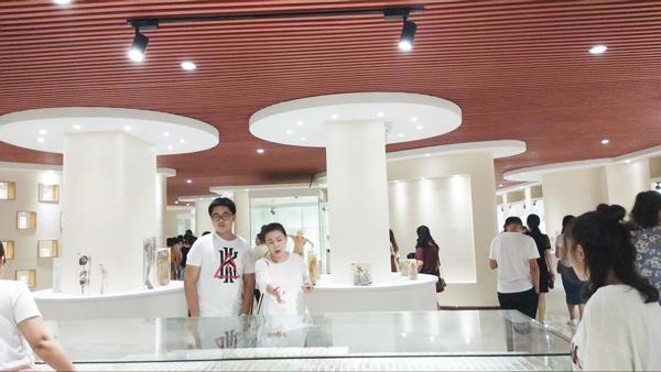 参观现场2__.jpg