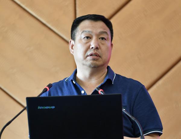 王柳行副校长主持讲坛__.jpg
