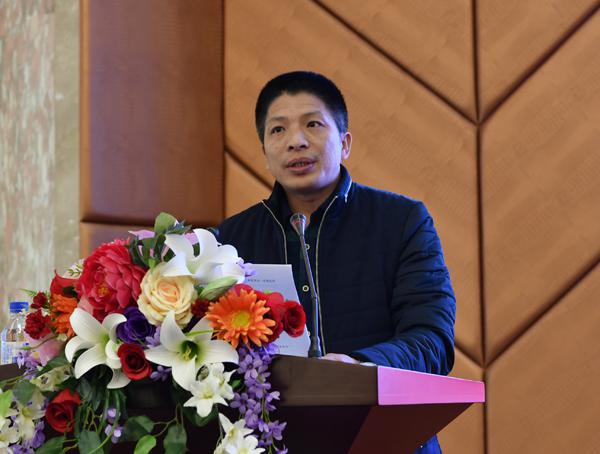 徐卫东部长宣读文件__.jpg