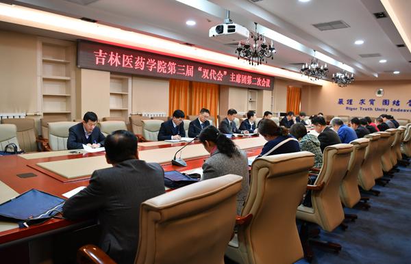 集中讨论反馈会现场__.jpg