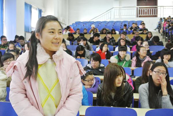 同学积极提问__.jpg