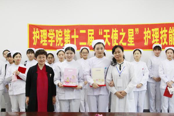 一等奖合影__.jpg