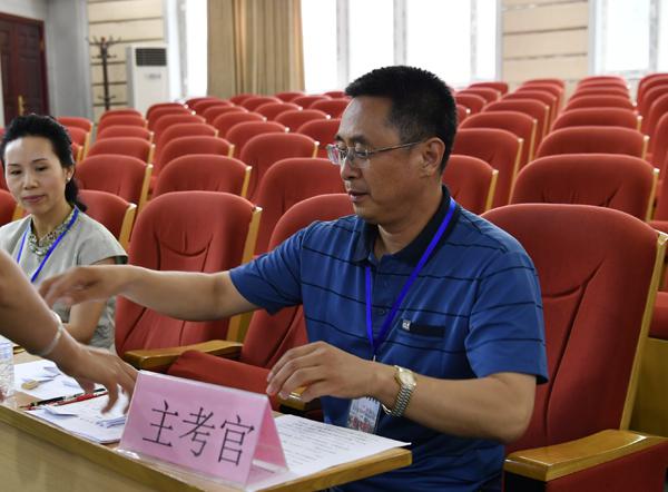 学校党委副书记张印担任主考官__.jpg