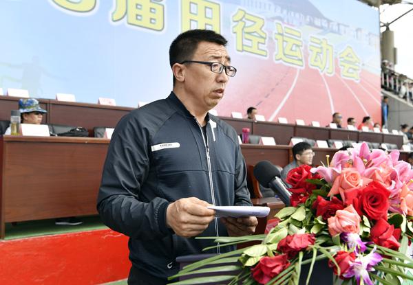 牛福总裁判长宣布成绩___.jpg