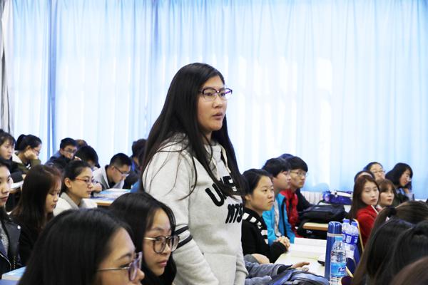 学生提问__.jpg