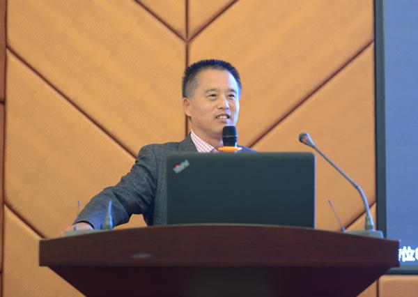 赵进顺教授作报告__.jpg