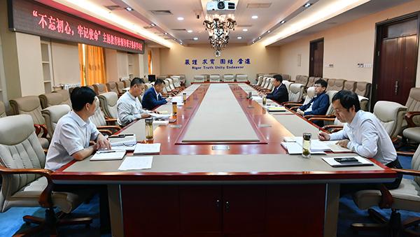 校领导集体学习现场___.jpg