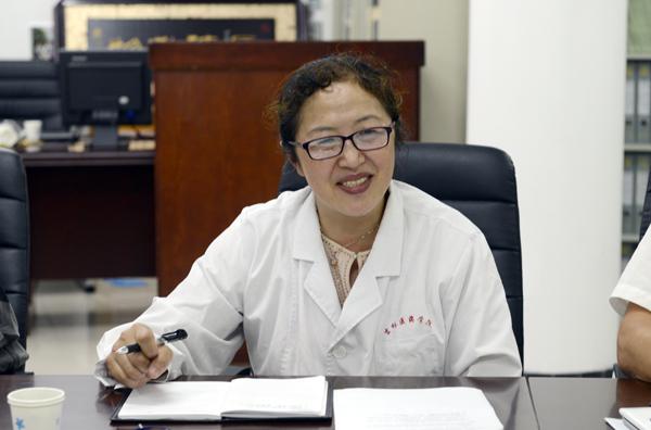 检验学院李艳院长汇报工作___.jpg