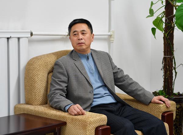 张印副书记慰问困难党员__.jpg
