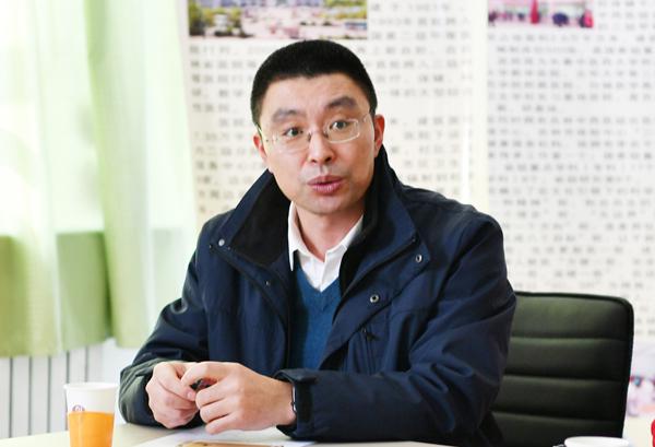 4王立国副院长主持讨论会___.jpg