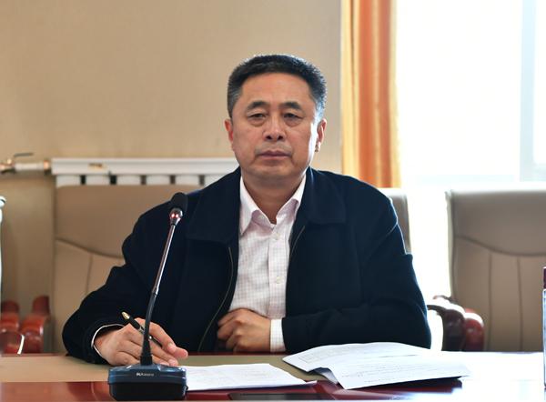 张印副书记主持会议__.jpg