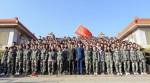 集体合影_.jpg