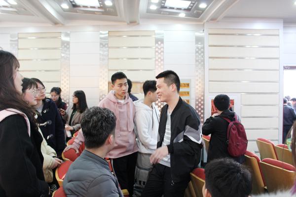王志伟学长解答疑问__.jpg