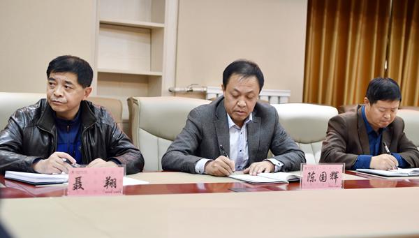 与会人员认真记录___.jpg