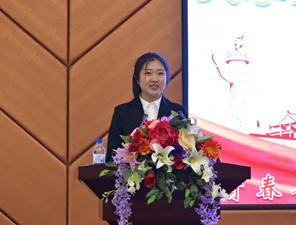 学生代表宣读倡议书__.jpg