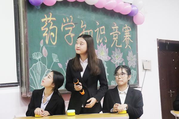 选手在答题__.jpg