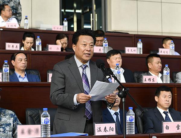 温春阳副校长宣读通报__.jpg