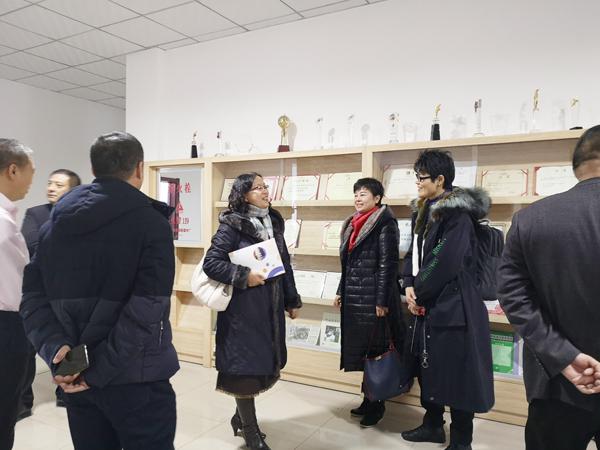 来宾至如归一行参观我校应用心理学院__.jpg