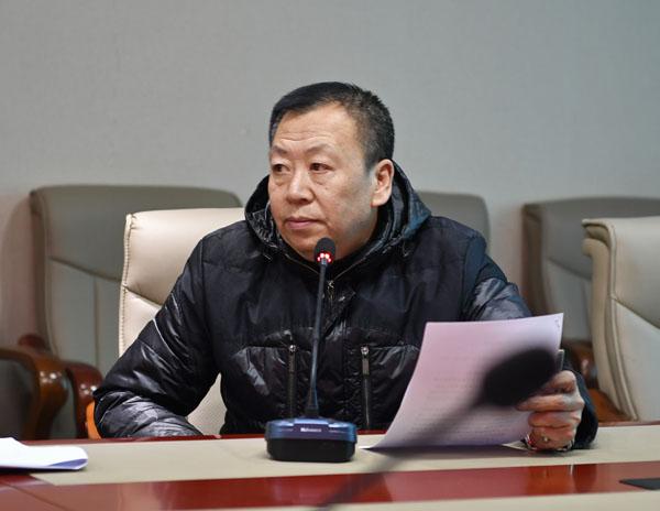 何加军主席主持会议__.jpg