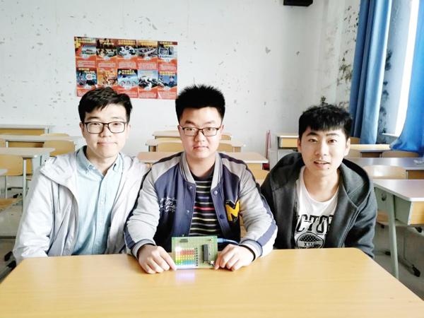 特等奖获得组合影留念__.jpg
