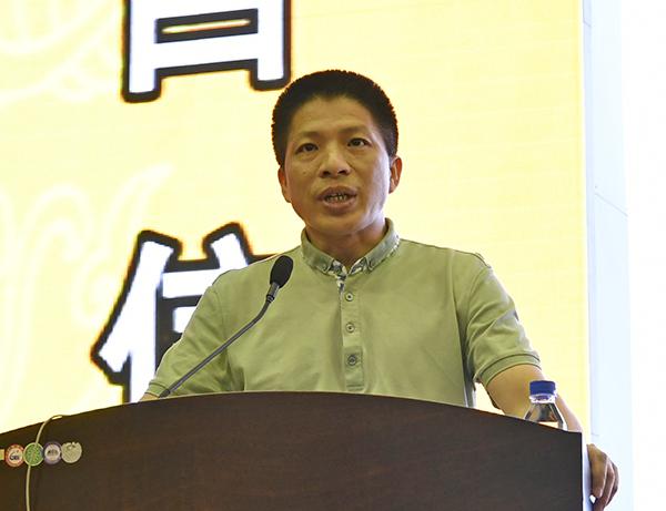 徐卫东部长主持报告会__.jpg