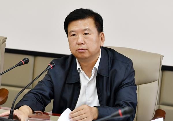 郑永奎书记传达精神___.jpg