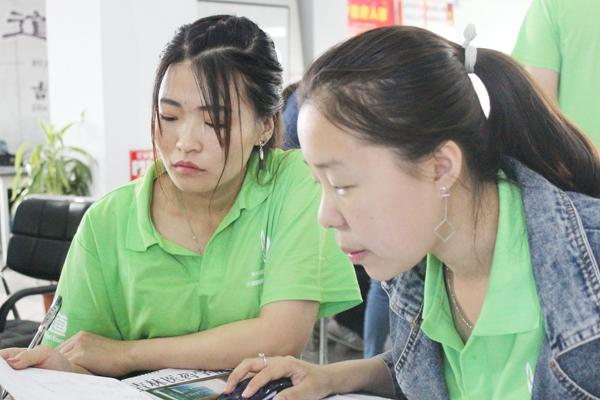 我校参赛代表队正在比赛__.jpg