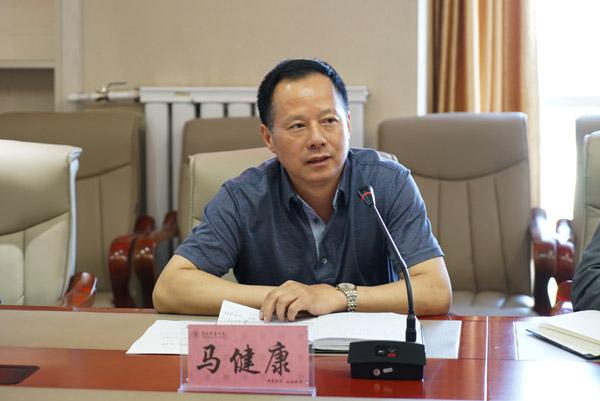 马健康处长主持学生就业工作会议__.jpg