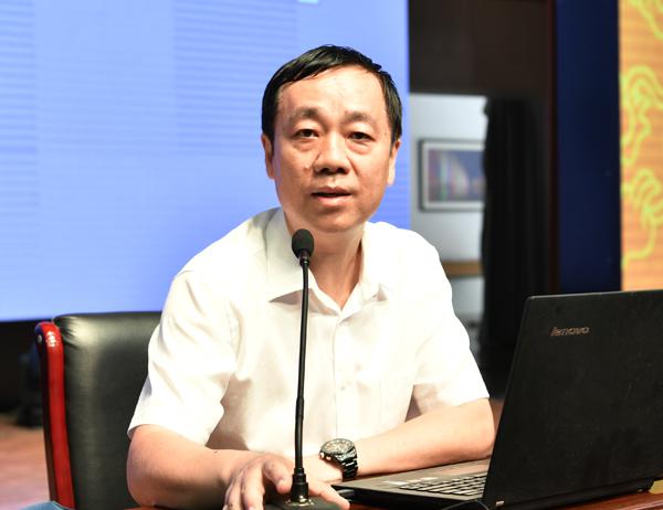 蔡建辉校长作报告__.jpg
