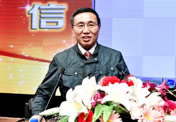 肖华军教授作报告___.jpg