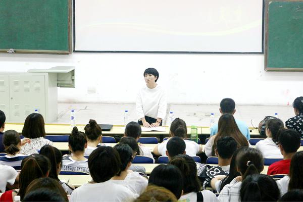 王雪松部长介绍志愿者情况__.jpg
