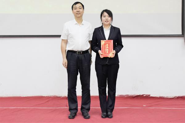 一等奖合影__.jpg