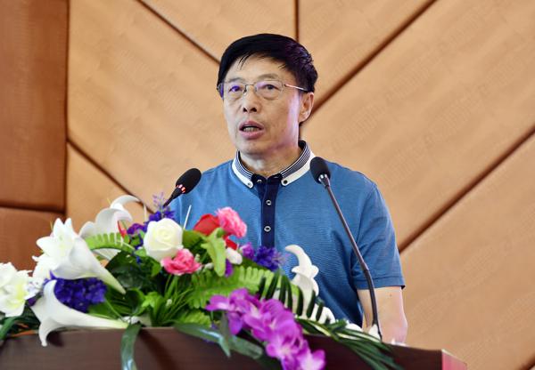 学会会长、我校退休教授冯泽明致辞___.jpg