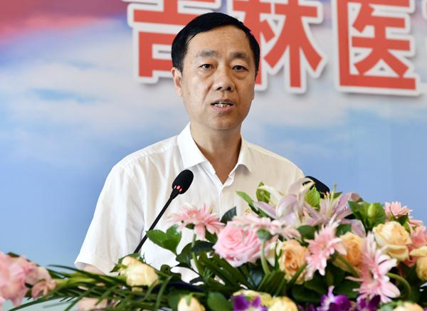 蔡建辉校长宣读表彰通报___.jpg