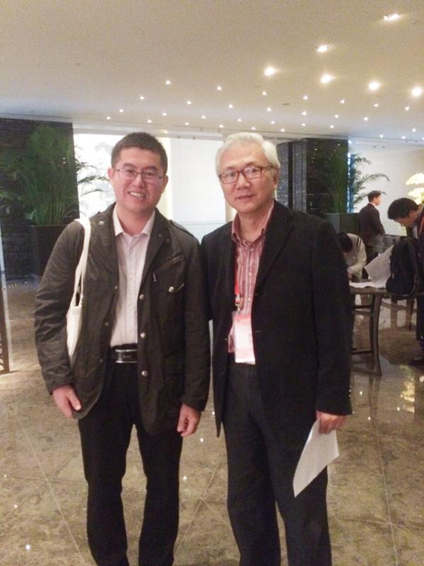 与大会主席北京大学张强教授合影__.jpg