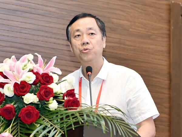 蔡建辉校长在会上交流___.jpg