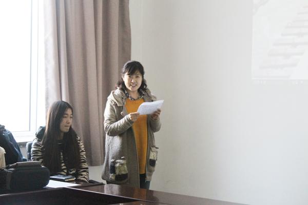 老师表演诗朗诵__.jpg