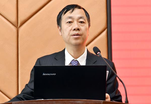 蔡建辉校长主持报告会___.jpg