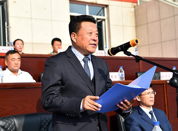 学校副校长温春阳宣读通报___.jpg