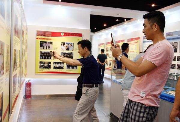 回忆年轻时光  留下美好瞬间___.jpg