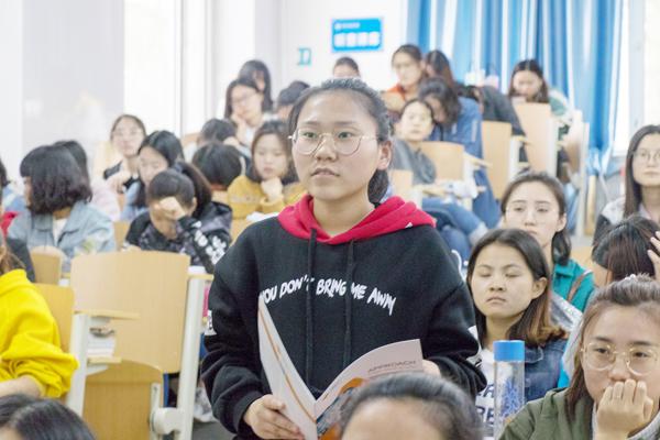 同学积极提问__.jpg