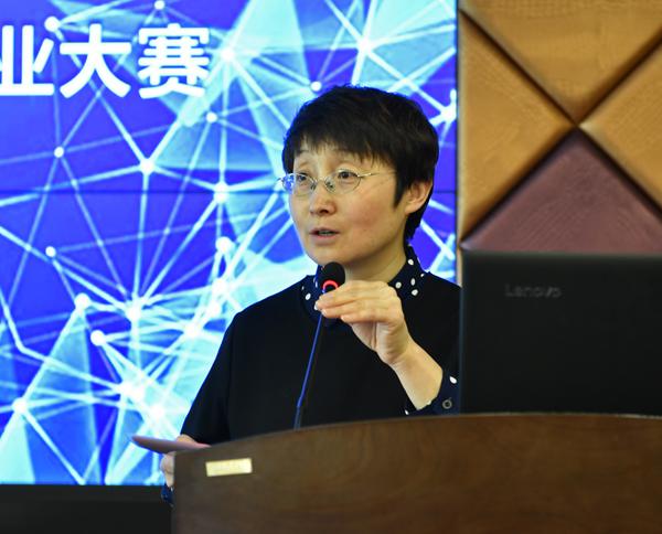 王艳春副处长主持大赛__.jpg