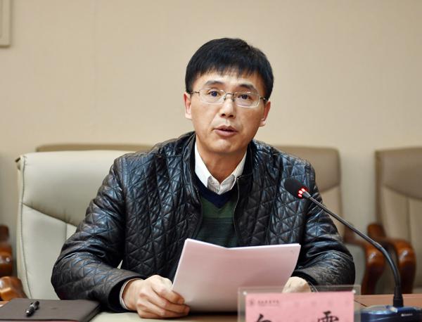 纪委书记白雪主持会议___.jpg