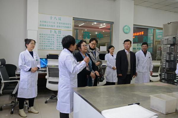 1检查社区卫生服务中心__.jpg