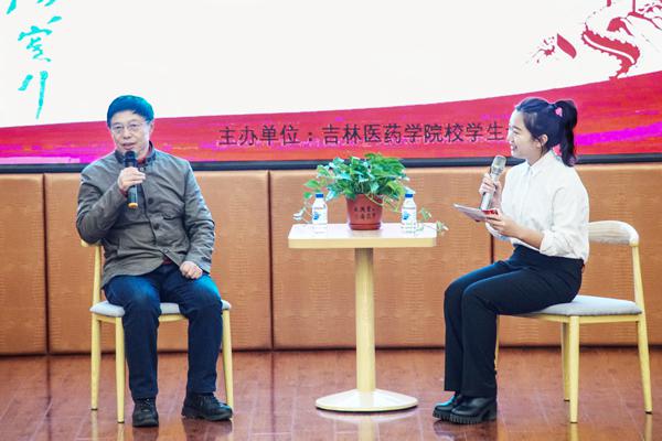 诵读者活动冯泽明教授接受采访__.jpg