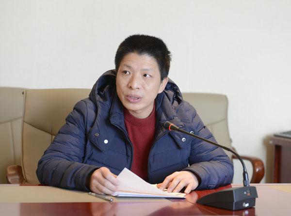 徐卫东部长宣读文件__.jpg