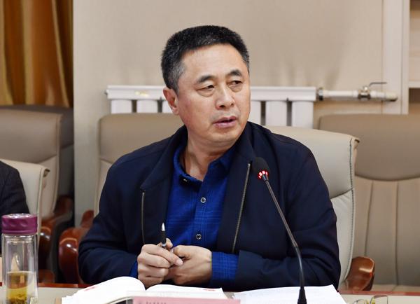 党委副书记张印主持会议___.jpg